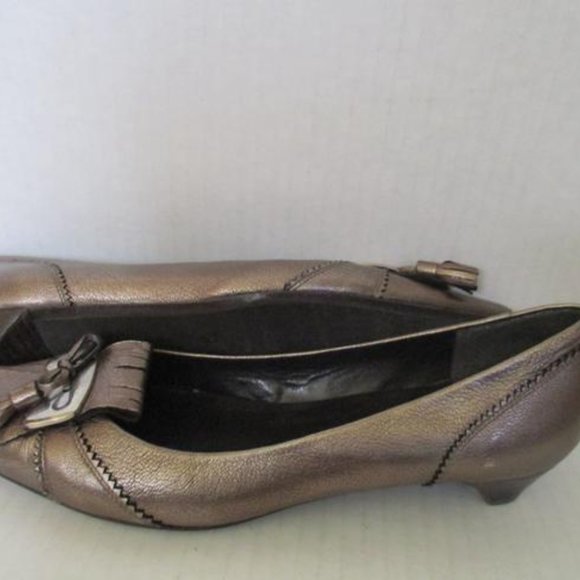 **Stuart Weitzman Metallic Flats Pewter Dark Gold Pointed Toe Tassel - Picture 6 of 11